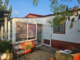 Bauernhof in Nord. Finca rústica cerca de la rapita con casita