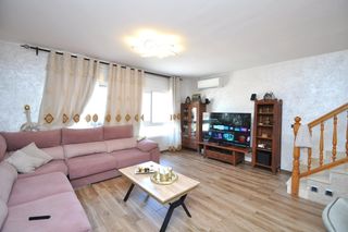 Casa adossada a Calle gorria 52. Casa adosada de 3 habitaciones y 2 wc en la prestigiosa zona de