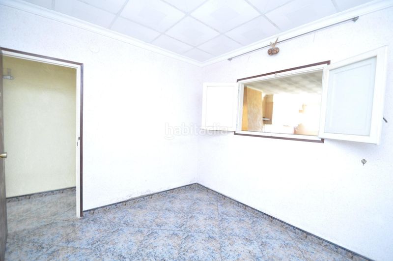 Foto a4fa2842-8534-4fb9-a1fc-c06ee9a78cd5. Casa amb aparcament a Alcanar