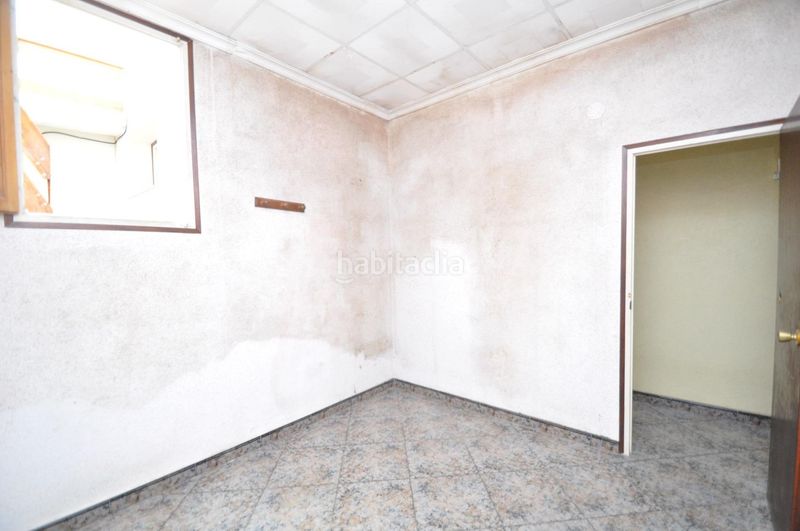 Foto ac32cf6c-df57-47c7-804b-fa820f71aa30. Casa amb aparcament a Alcanar