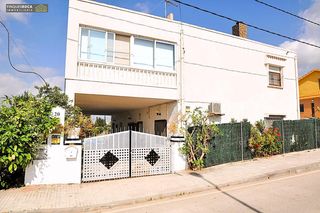 Xalet a Aldea (L´). Chalet independiente con dos viviendas en una amplia parcela de