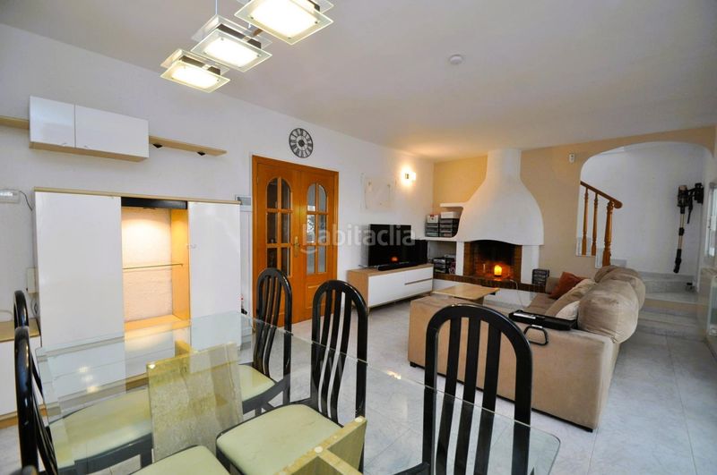Foto b12c9140-5d5c-48eb-9172-717c12a3637a. Chalet  con piscina y amplio jardín cerca de la playa de les delícies en La Ràpita