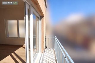 Pis a Nord. Piso reformado esquinero de 3 habitaciones en el centro de la rà