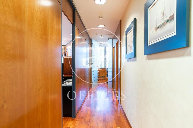 Foto 5ba0780e-d261-467d-bc4d-62f19eb516e3. Oficina amb calefacció a Barri de les Corts Barcelona