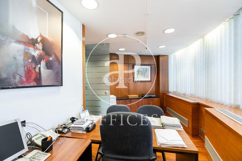 Foto 5d5fb21a-73ca-4f1b-8b64-326ba7f0e042. Oficina amb calefacció a Barri de les Corts Barcelona