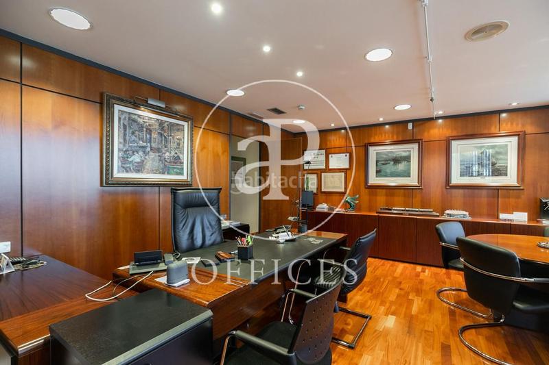 Foto 86f74994-8ec5-4f8d-8a91-03e3b2eb8fde. Oficina amb calefacció a Barri de les Corts Barcelona