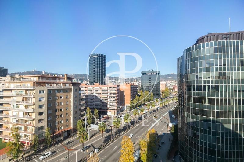 Foto ad99a15c-b1d6-4a35-b53c-435d7f3b9b2c. Oficina amb calefacció a Barri de les Corts Barcelona