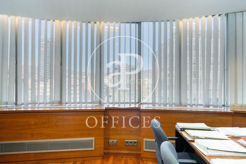 Foto c9db15e4-6617-4b00-a8c5-a9f424c9572b. Oficina amb calefacció a Barri de les Corts Barcelona