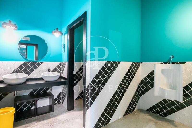 Foto 88b1bf77-4fb0-4ac9-b843-5ba45e1d9b12. Lloguer oficina a El Parc i la Llacuna del Poblenou Barcelona