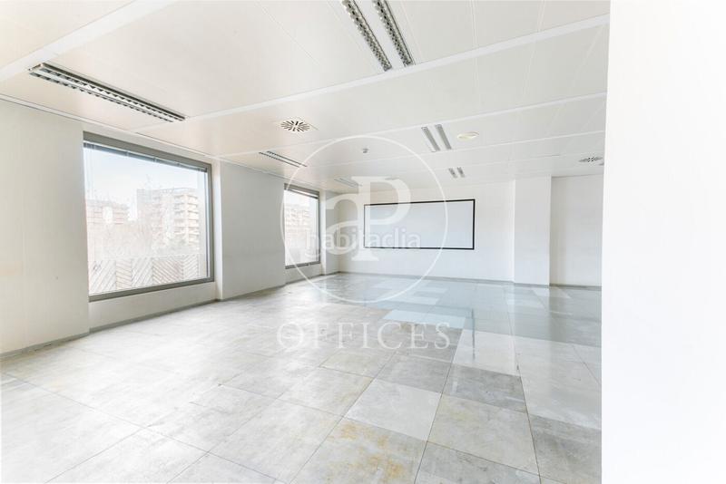 Foto b987d8d5-8c63-4494-97a0-5fddfec34ed9. Location bureau avec chauffage dans Barri de les Corts Barcelona