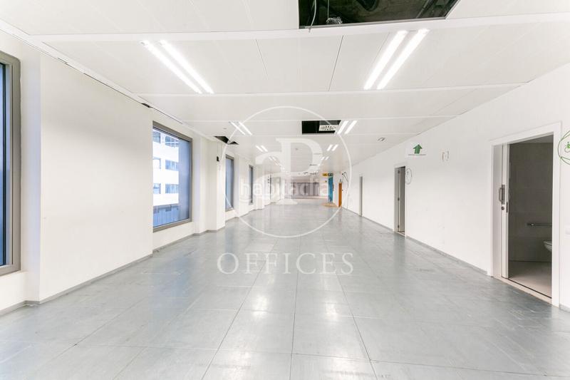 Foto 7c142cf7-506e-4f11-91aa-c312d9b80082. Rent office space with heating in Barri de les Corts Barcelona