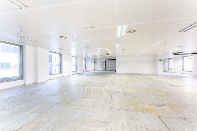 Foto 897fa7d5-ef90-4c09-8fd2-aab873286810. Rent office space with heating in Barri de les Corts Barcelona