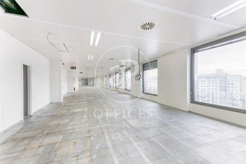 Foto c8d7bf03-6bdf-42ee-9c93-868f67a53650. Rent office space with heating in Barri de les Corts Barcelona