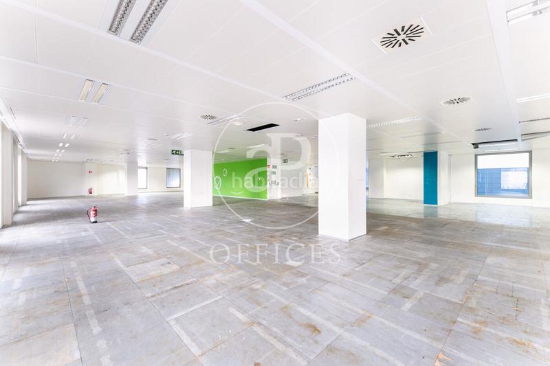 Foto db6554e4-b9e0-49d8-8dec-baecc19f0772. Rent office space with heating in Barri de les Corts Barcelona