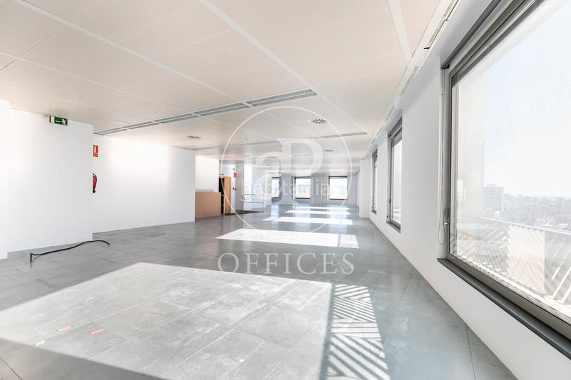 Foto 29d1aadc-07eb-4d8d-bc3d-fda9da60db2d. Rent office space with heating in Barri de les Corts Barcelona