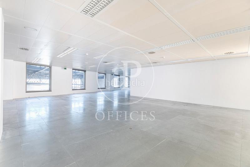 Foto 38a32fbf-4cb1-4ad0-8fd7-b77daabf8d9a. Rent office space with heating in Barri de les Corts Barcelona