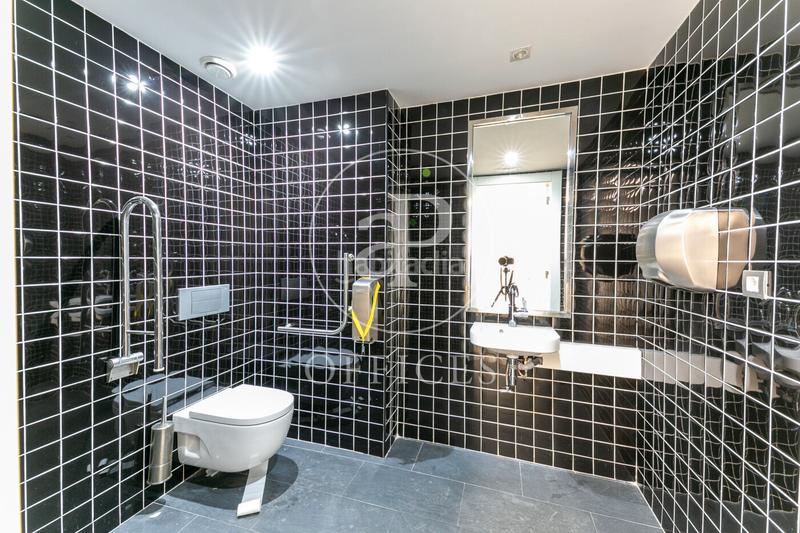 Foto 04c9efc8-569b-416a-a76a-e4ba2364f0d0. Alquiler oficina  en alquiler en calle calabria en Barcelona