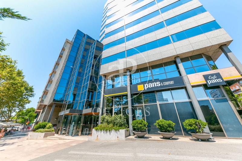 Foto 1521f89a-65c5-42af-aaf1-09ad33db5790. Miete büro mit heizung in Sants Barcelona