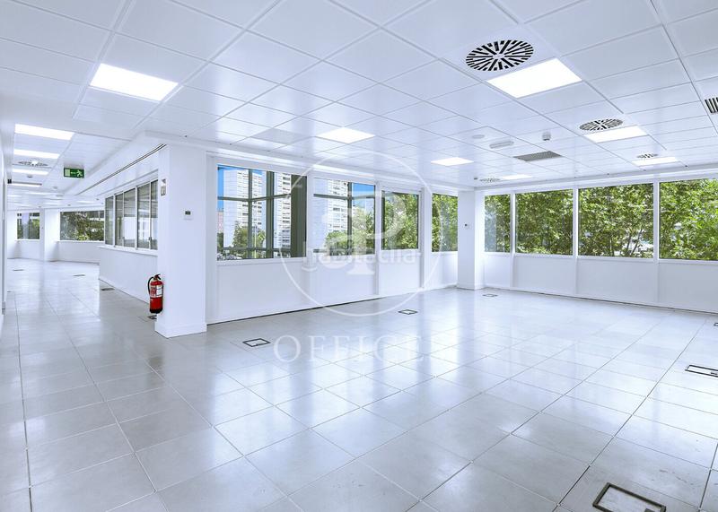 Foto 7ca330cf-0068-407b-9821-1ed3eca6eb43. Miete büro mit heizung in Sants Barcelona