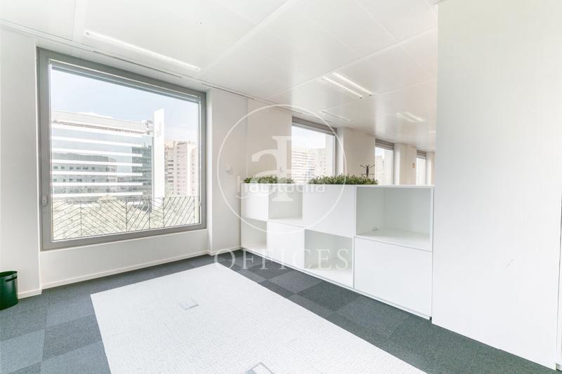 Foto e9218621-690e-452c-b902-efa35975b49c. Rent office space with heating in Barri de les Corts Barcelona