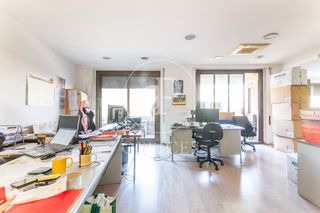 Ufficio  Jonqueres. Oficina en venta cerca de plaza urquinaona
