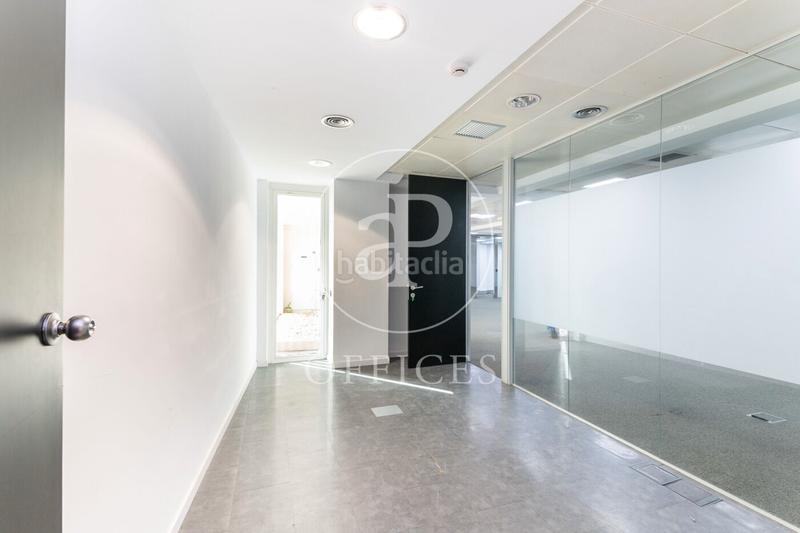 Foto 5cdcc23c-9fc7-491c-849d-24bf70621183. Affitto ufficio con riscaldamento in Gòtic Barcelona