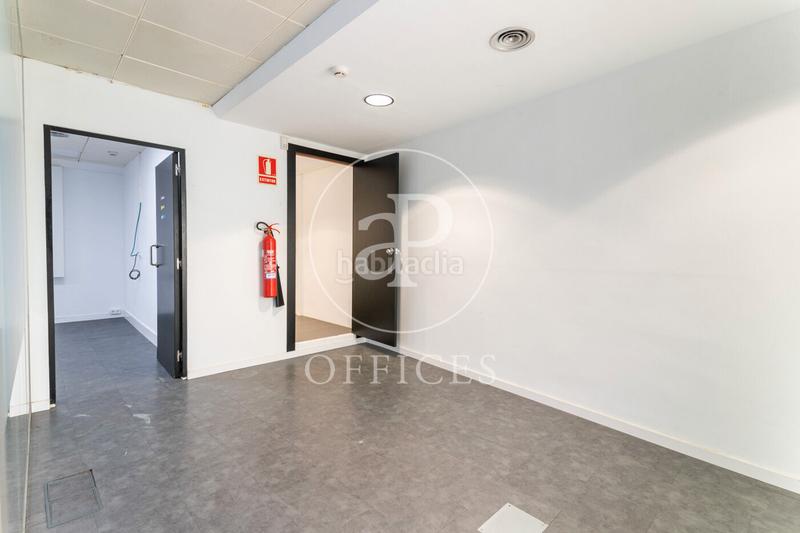 Foto 8a0483b1-5c48-4ffd-83cc-ddcbcf2d101d. Lloguer oficina amb calefacció a Gòtic Barcelona