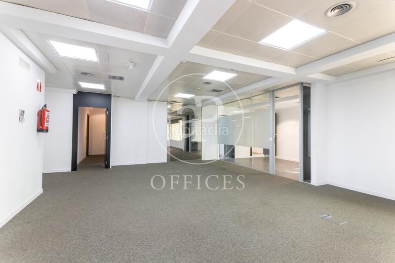 Foto 999ef28b-0804-4854-a634-4d5832533f56. Lloguer oficina amb calefacció a Gòtic Barcelona