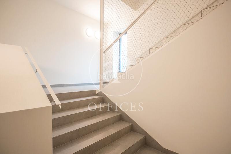 Foto 292a2c1c-54b0-4d23-a536-ef1f0178e105. Lloguer oficina amb calefacció a La Marina del Port Barcelona