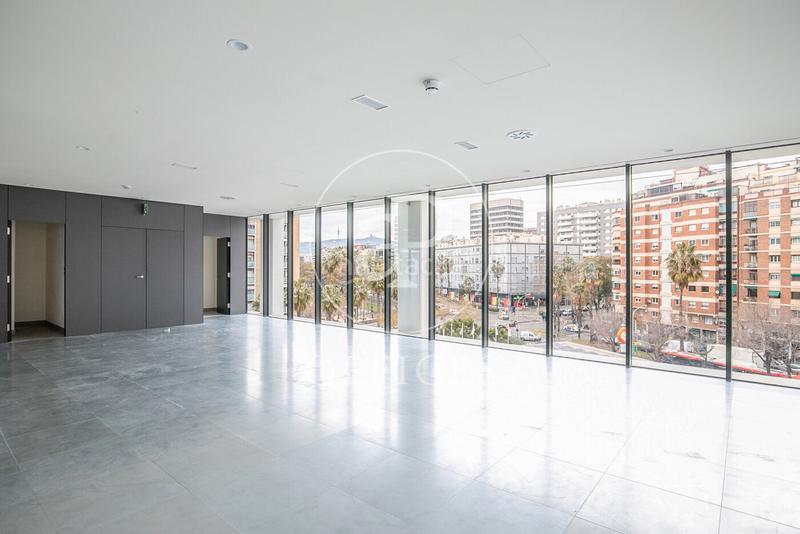 Foto 5806b4bf-90ac-4954-aa02-6f901bc96f62. Lloguer oficina amb calefacció a La Marina del Port Barcelona