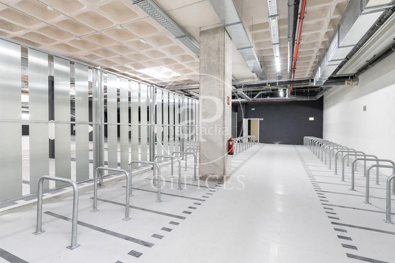 Foto 595f3725-7c64-4879-be8f-eeb403d0a10c. Lloguer oficina amb calefacció a La Marina del Port Barcelona