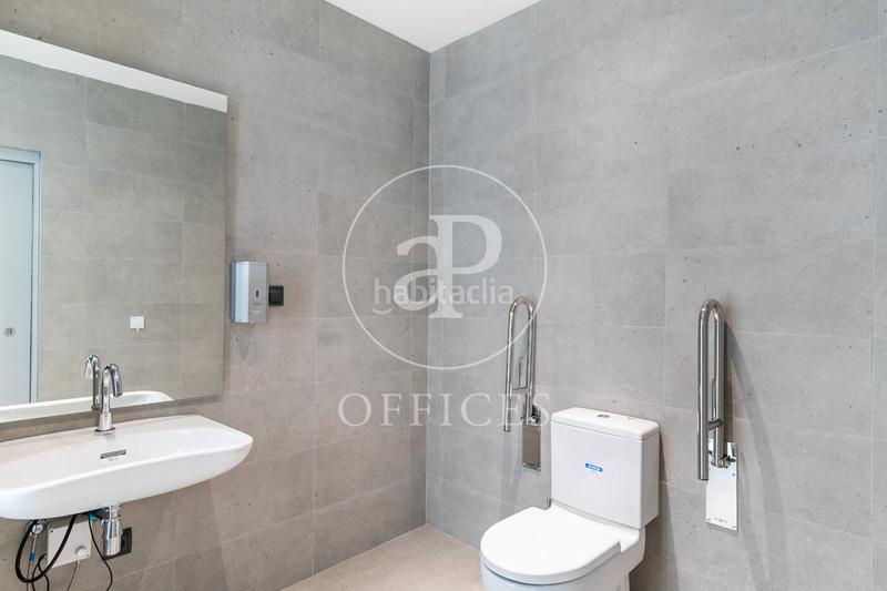 Foto 70c72ed8-4938-4efc-a0e6-92fd04c8af9b. Lloguer oficina amb calefacció a La Marina del Port Barcelona