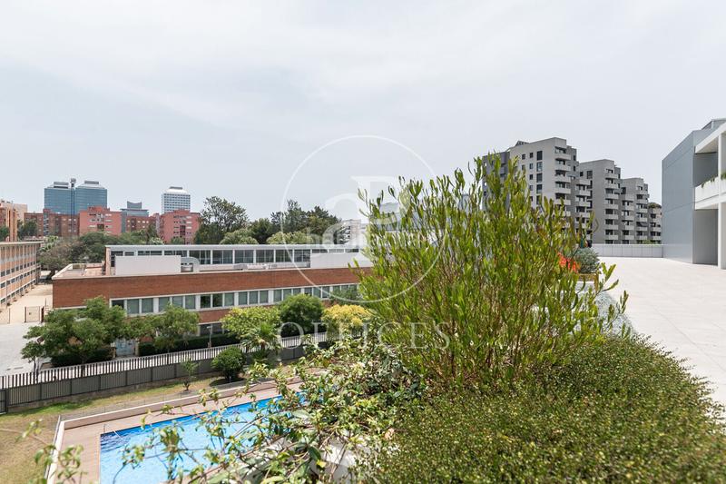 Foto b78d08e9-fecc-4205-8934-e980a559d272. Lloguer oficina amb calefacció a La Marina del Port Barcelona