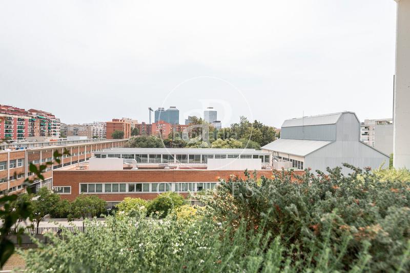 Foto 284721a3-d2a0-4036-b6dd-427a813903fa. Miete büro mit heizung in La Marina del Port Barcelona