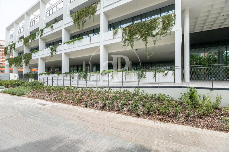 Foto 4a8233ea-0699-4406-a84f-5bd7765e9604. Miete büro mit heizung in La Marina del Port Barcelona