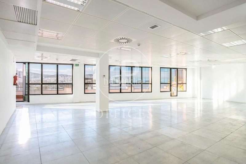 Foto 54657082-d8a0-4ed3-aa95-7258301e6f45. Location bureau avec chauffage dans El Parc i la Llacuna del Poblenou Barcelona