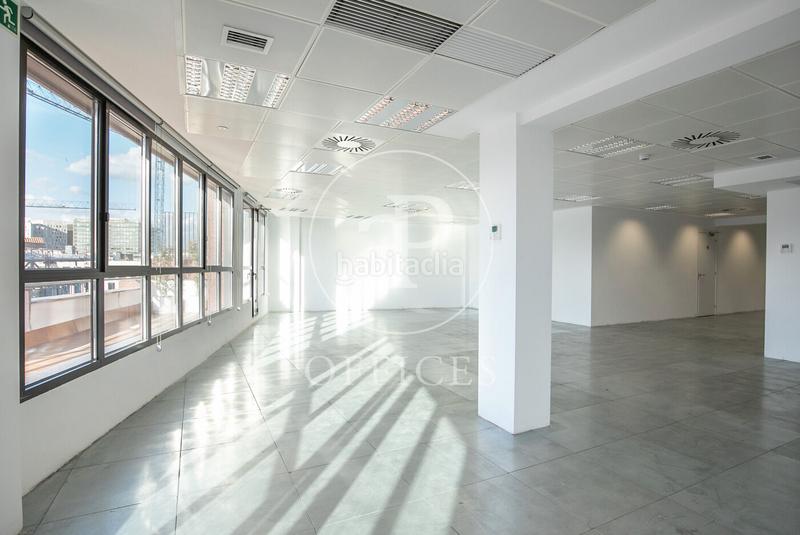 Foto 955d1e66-6b6f-49fe-ba96-2ca9d70ca55c. Rent office space with heating in El Parc i la Llacuna del Poblenou Barcelona