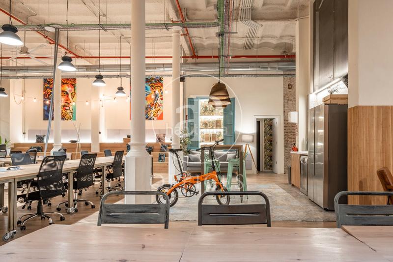 Foto 56b9ef69-22ab-4541-9a65-8e99db864bdb. Rent office space with heating in Gòtic Barcelona