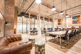 Rent Office space  Carrer de julià portet. Oficina plug  play en alquiler en carrer de julia portet