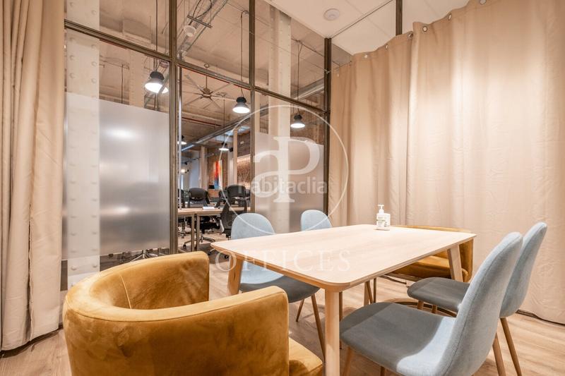 Foto ae4ed48e-e900-4a39-a592-efef5106f5a1. Rent office space with heating in Gòtic Barcelona