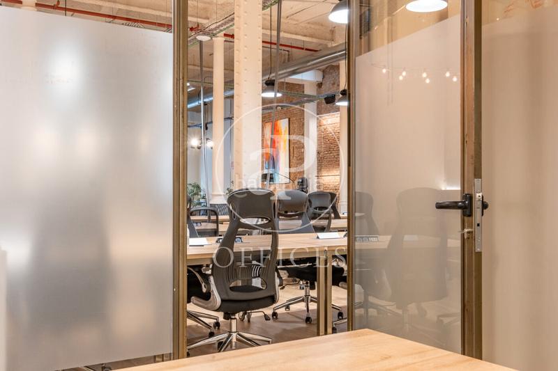 Foto b2be553a-db4e-407c-a6f4-ad499aadf2f8. Rent office space with heating in Gòtic Barcelona