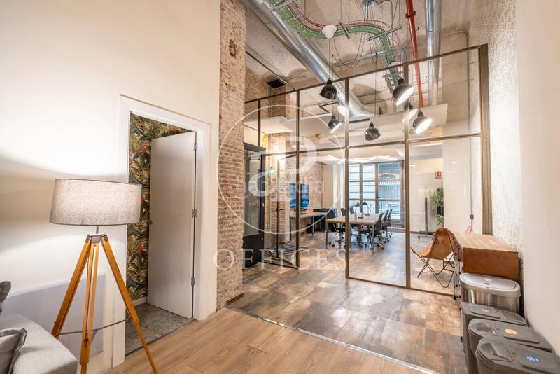 Foto ba3cd612-f2c7-4f23-b480-1f7443cfe8ff. Rent office space with heating in Gòtic Barcelona