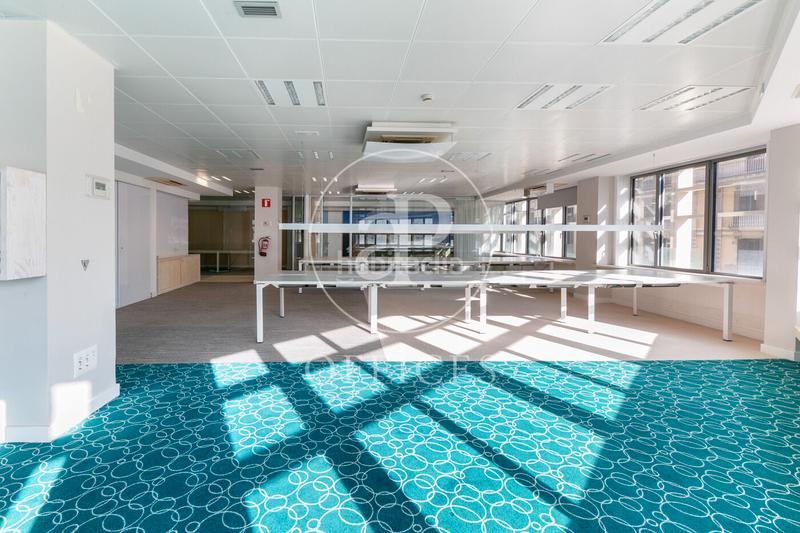 Foto d2eb4050-00f6-4640-b30f-5d878ef92bed. Rent office space with heating in Dreta de l´Eixample Barcelona