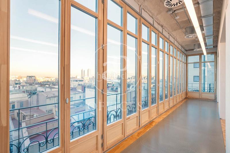 Foto 23ec26da-6331-495d-b610-52c7813f83e2. Rent office space with heating in Gòtic Barcelona