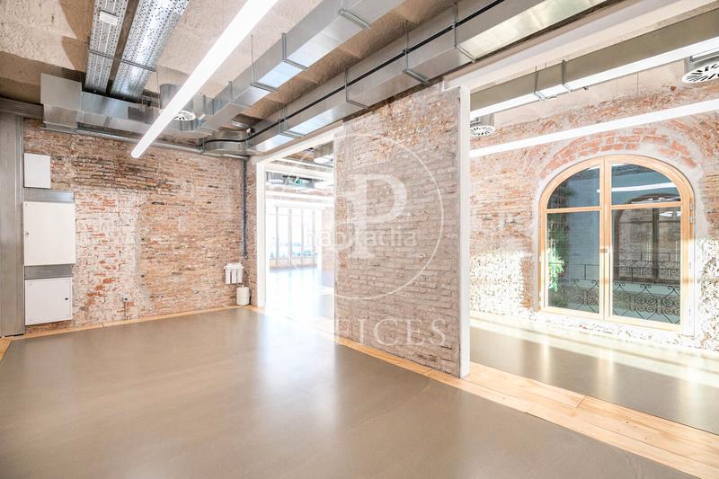 Foto b0e2bfeb-bc49-4ba0-8713-fa4b7cb6f264. Rent office space with heating in Gòtic Barcelona