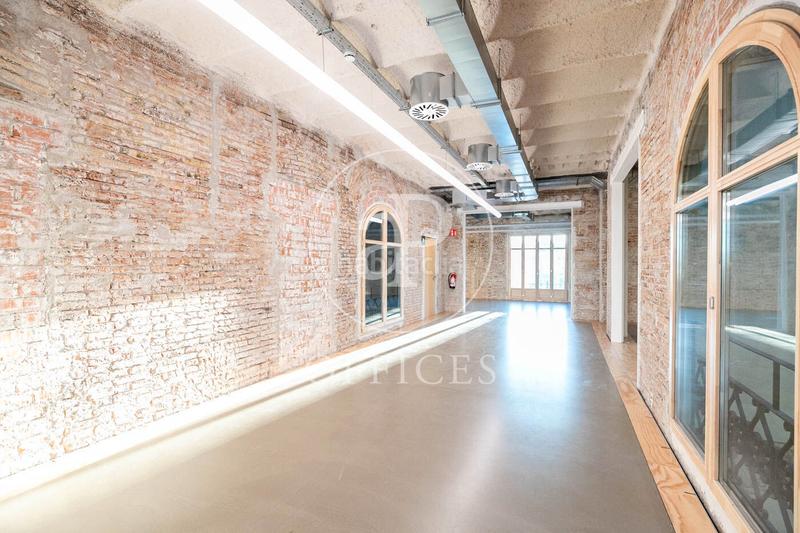 Foto c085ea98-b1eb-4d1a-bff4-0b6e27e9575c. Rent office space with heating in Gòtic Barcelona