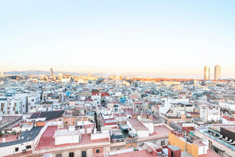 Foto f05ac89f-d369-46d8-afdd-cbf36aaa77b1. Rent office space with heating in Gòtic Barcelona