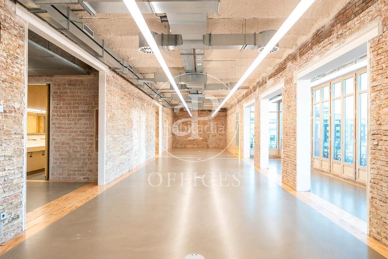 Foto 4bc4d2ce-e85e-47a9-a12e-4db933ecdac9. Location bureau avec chauffage dans Gòtic Barcelona