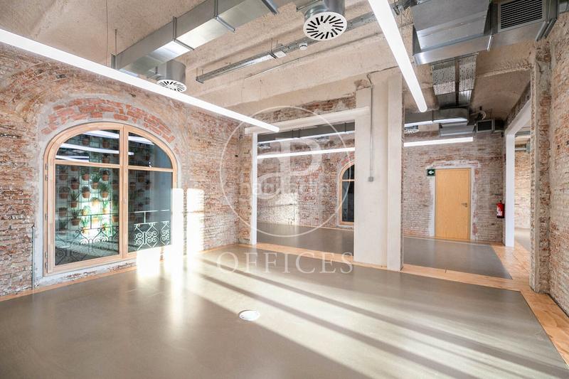 Foto 008d8648-c2c0-4f2b-867c-e755a126f35f. Rent office space with heating in Gòtic Barcelona