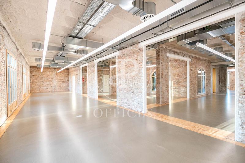 Foto 10d89c00-be61-4d55-bce8-ea1822deb34d. Rent office space with heating in Gòtic Barcelona